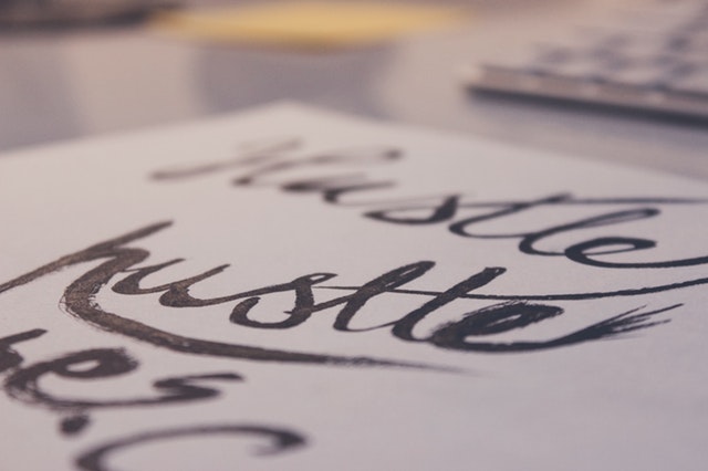 pen-calligraphy-hand-lettering